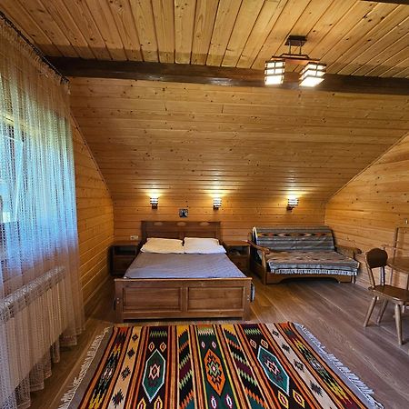 Guesthouse Kolo Druziv Татарив Екстериор снимка