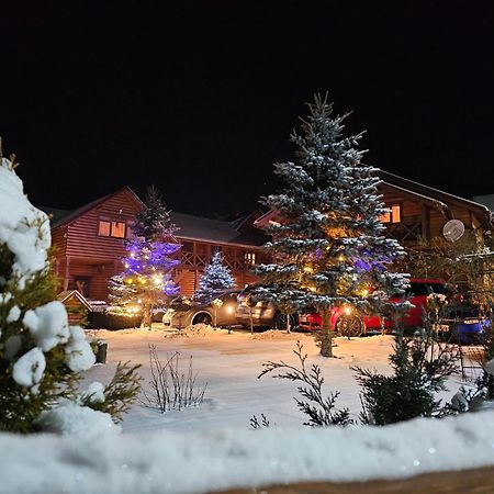 Guesthouse Kolo Druziv Татарив Екстериор снимка