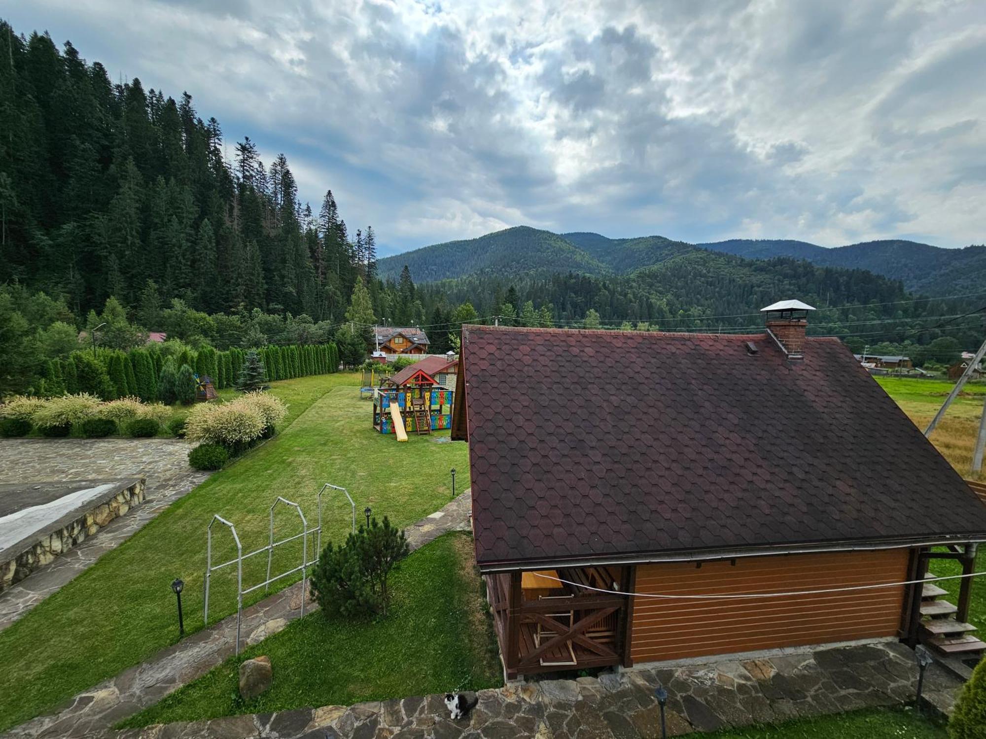 Guesthouse Kolo Druziv Татарив Екстериор снимка
