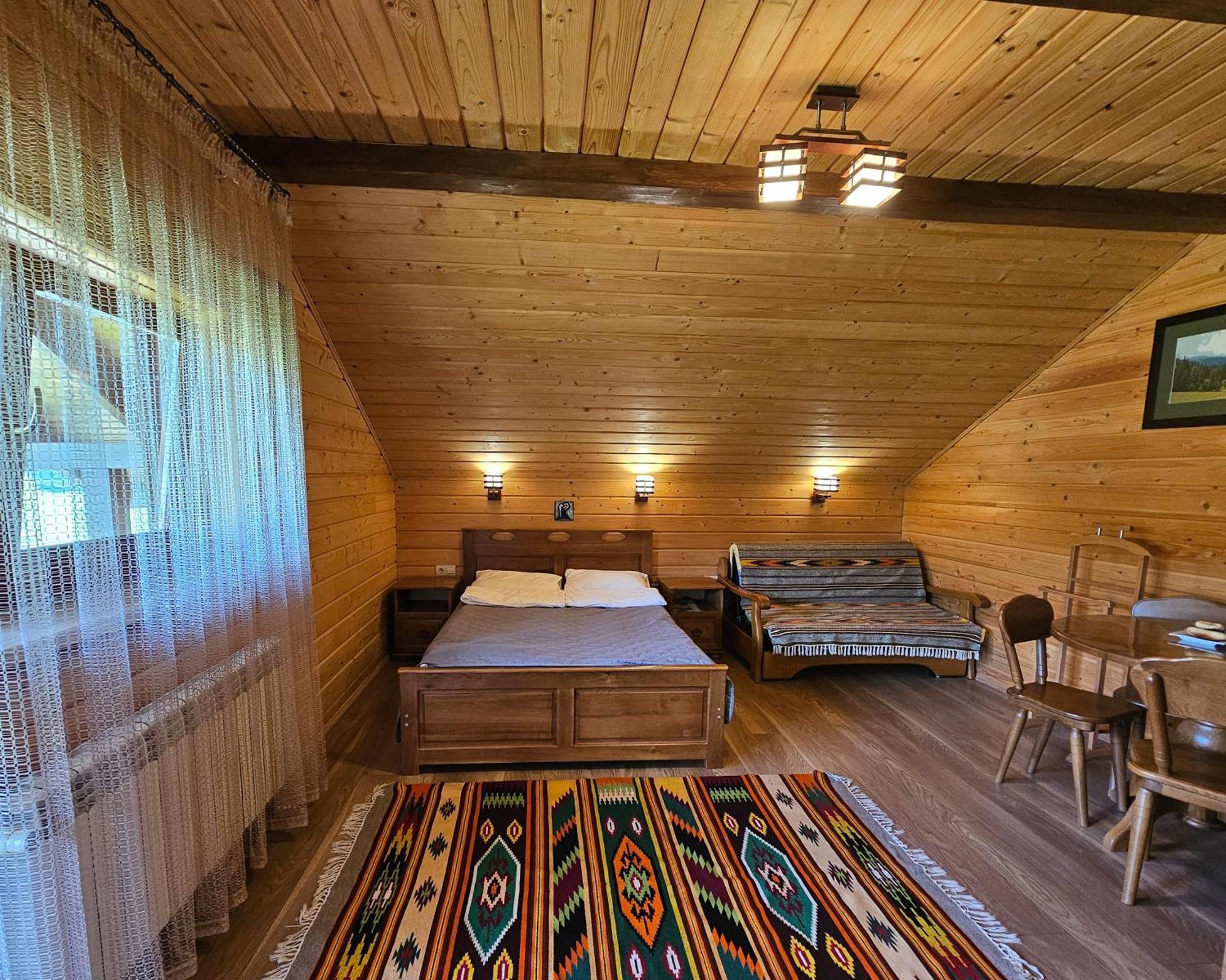 Guesthouse Kolo Druziv Татарив Екстериор снимка