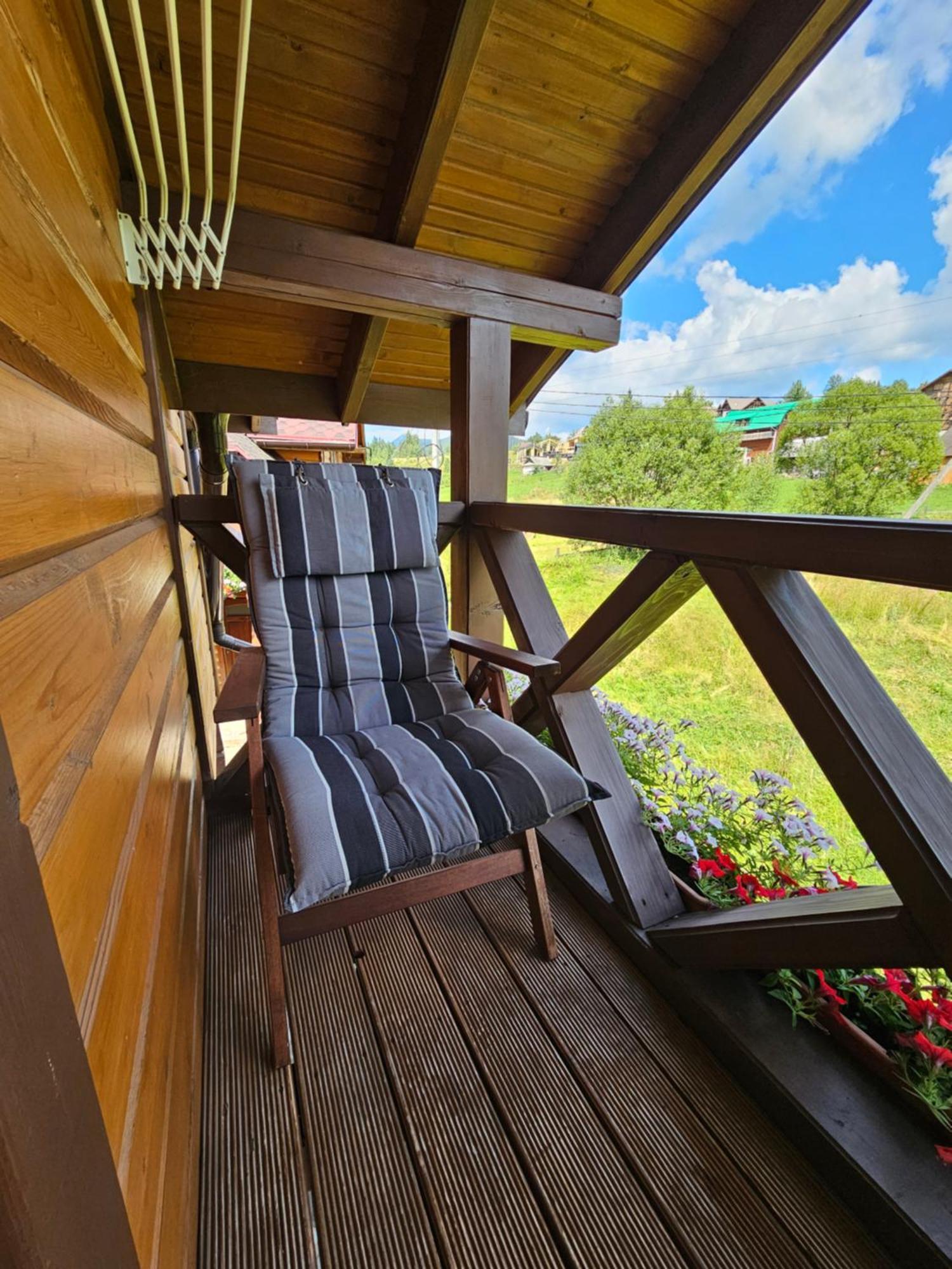 Guesthouse Kolo Druziv Татарив Екстериор снимка