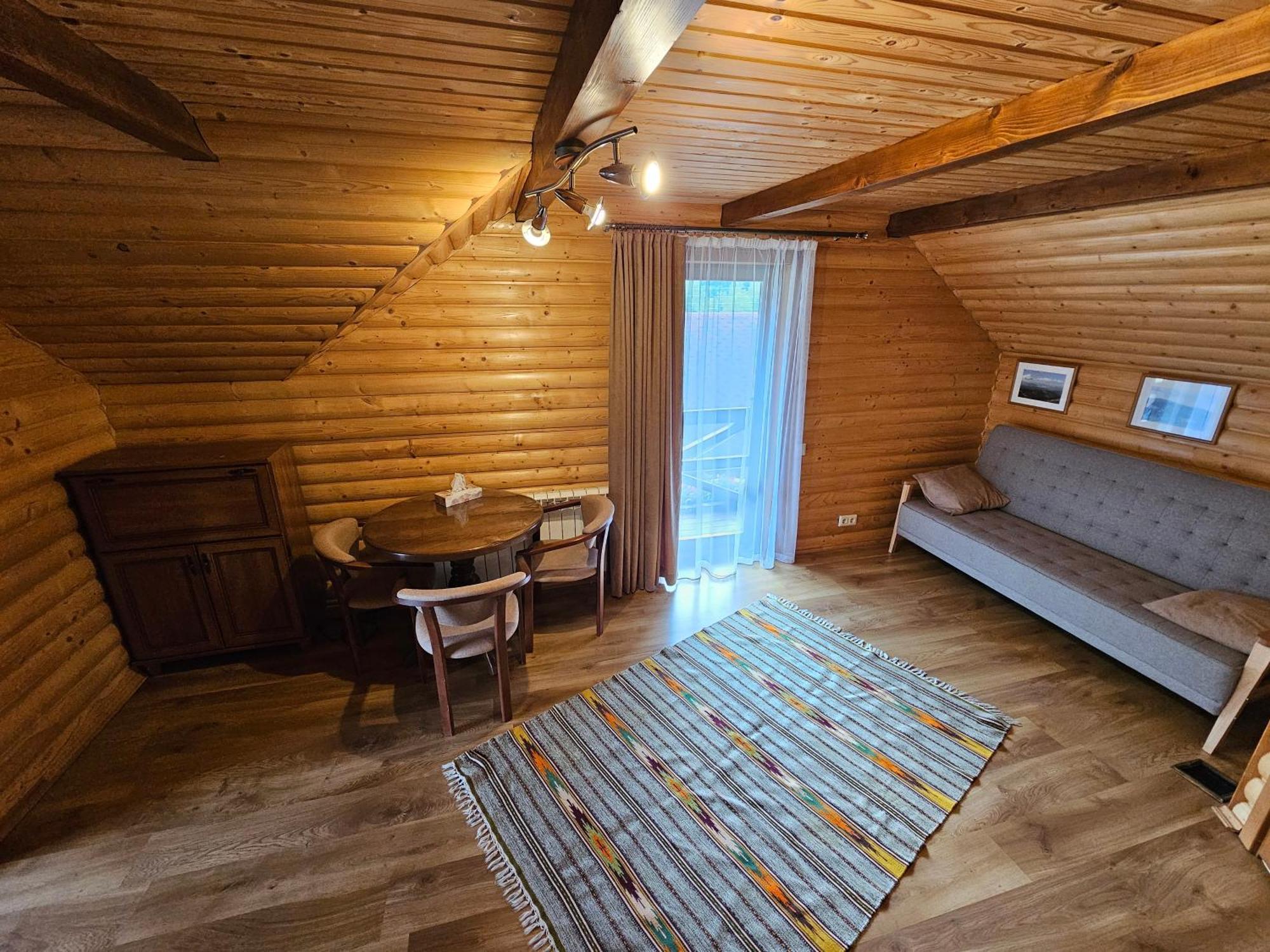 Guesthouse Kolo Druziv Татарив Екстериор снимка
