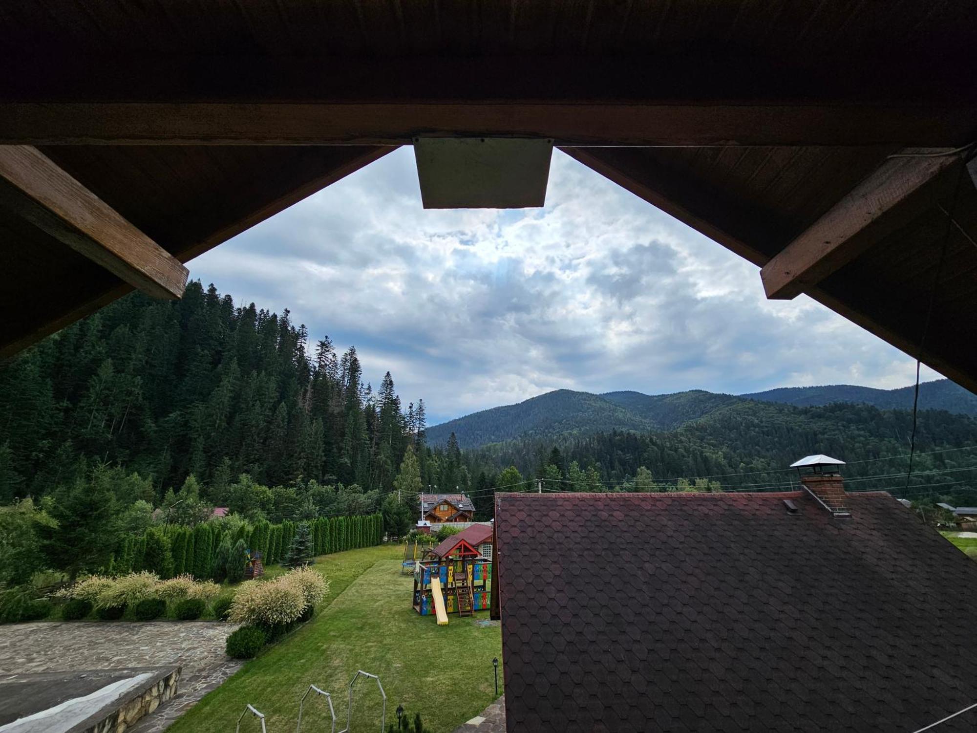 Guesthouse Kolo Druziv Татарив Екстериор снимка