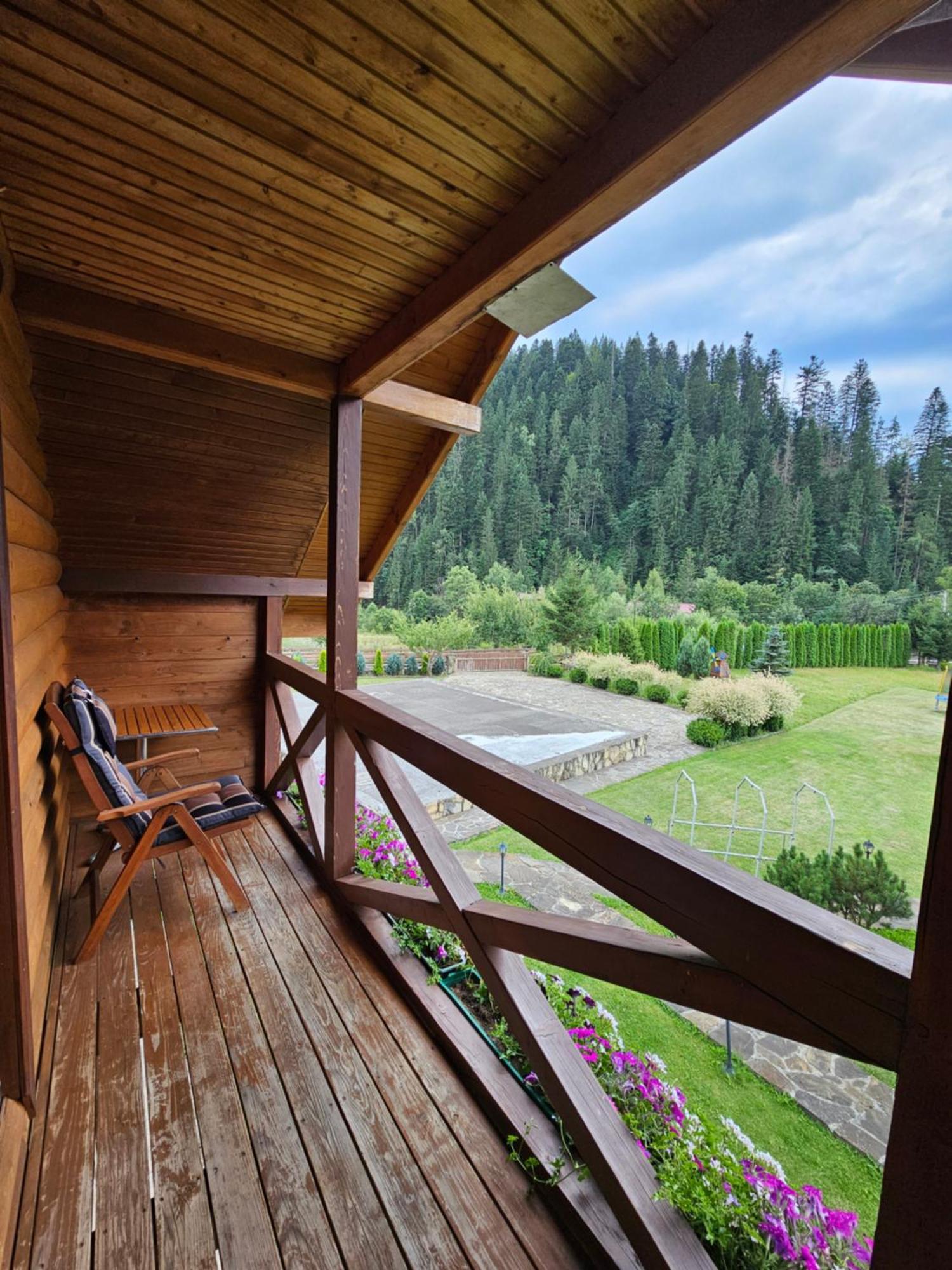Guesthouse Kolo Druziv Татарив Екстериор снимка