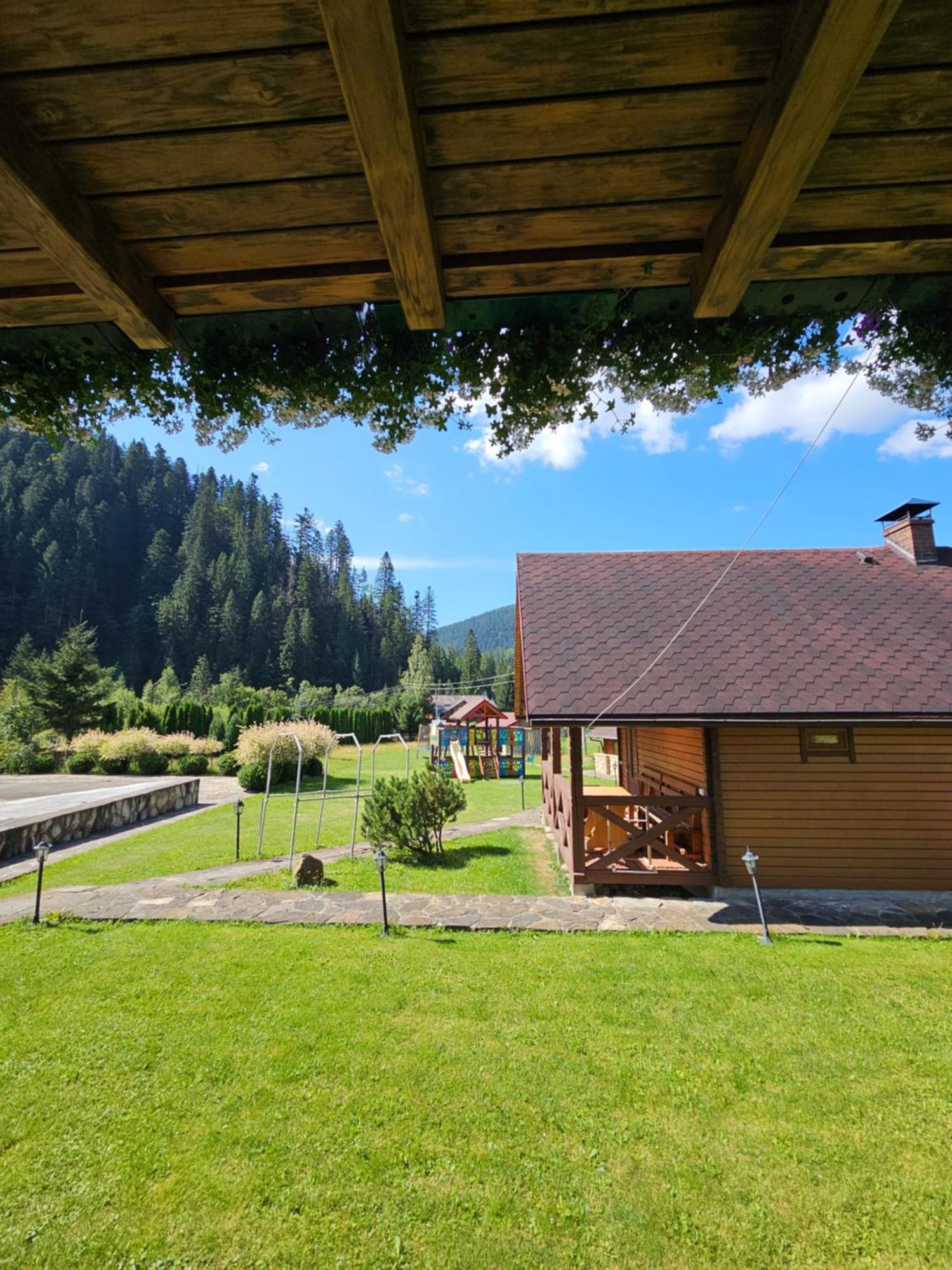 Guesthouse Kolo Druziv Татарив Екстериор снимка