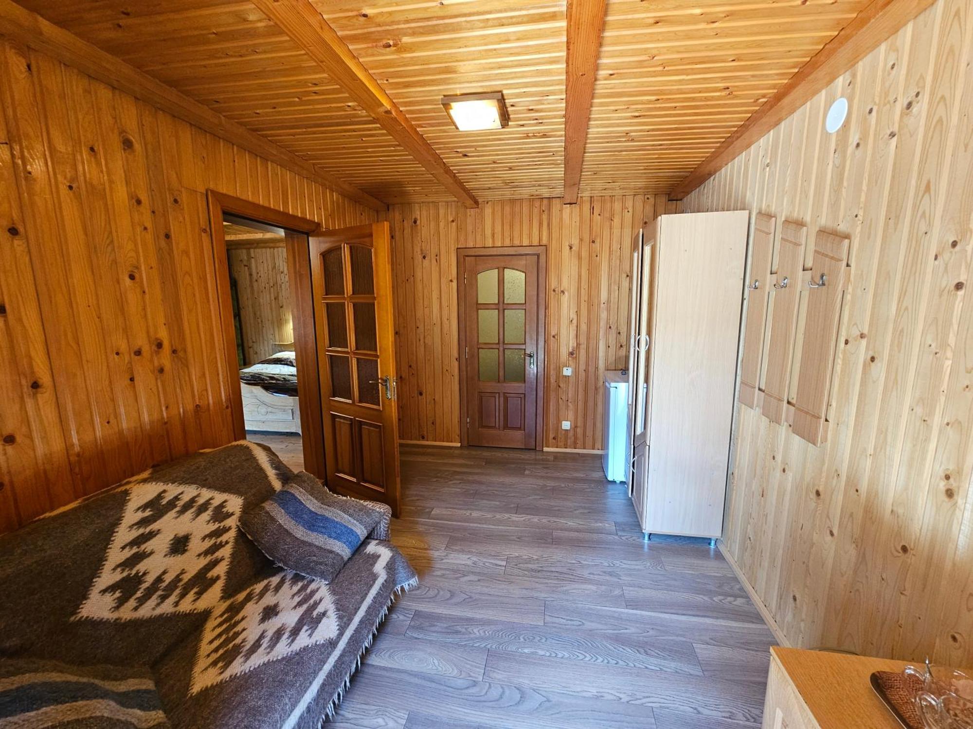 Guesthouse Kolo Druziv Татарив Екстериор снимка