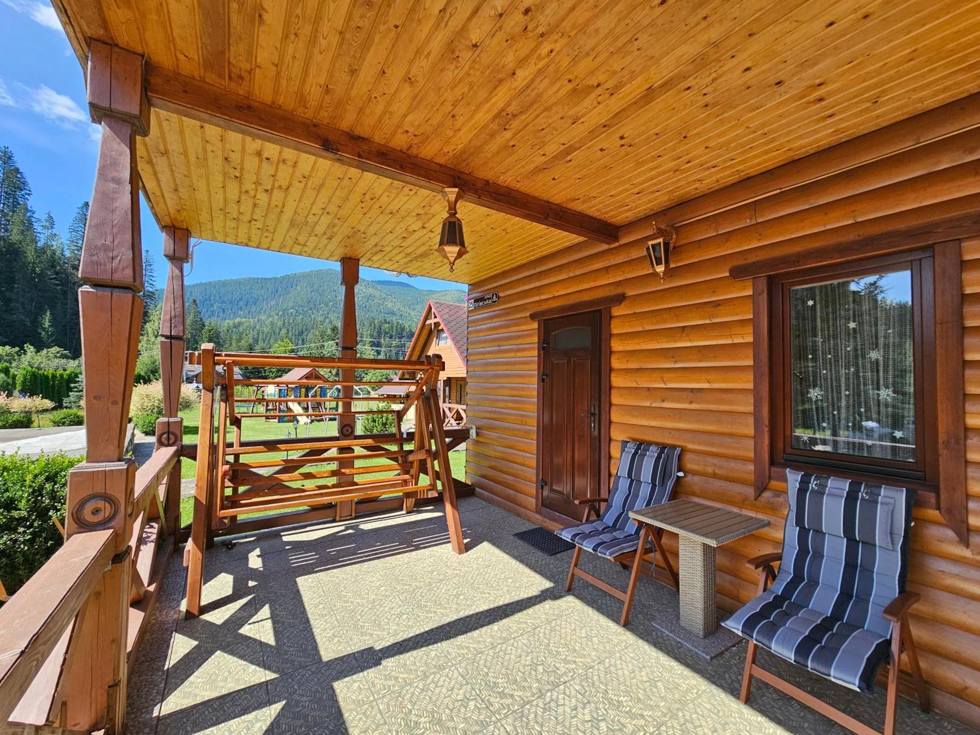 Guesthouse Kolo Druziv Татарив Екстериор снимка