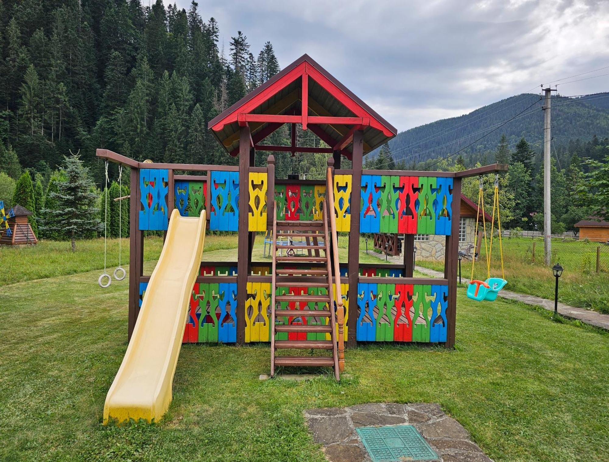 Guesthouse Kolo Druziv Татарив Екстериор снимка