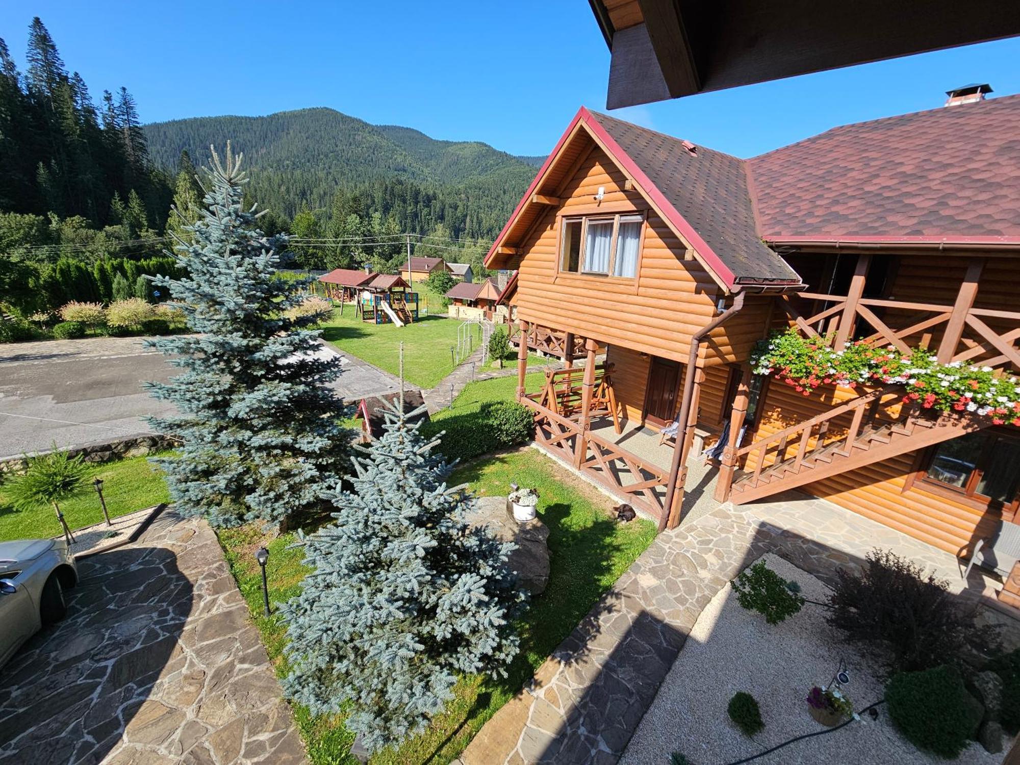 Guesthouse Kolo Druziv Татарив Екстериор снимка