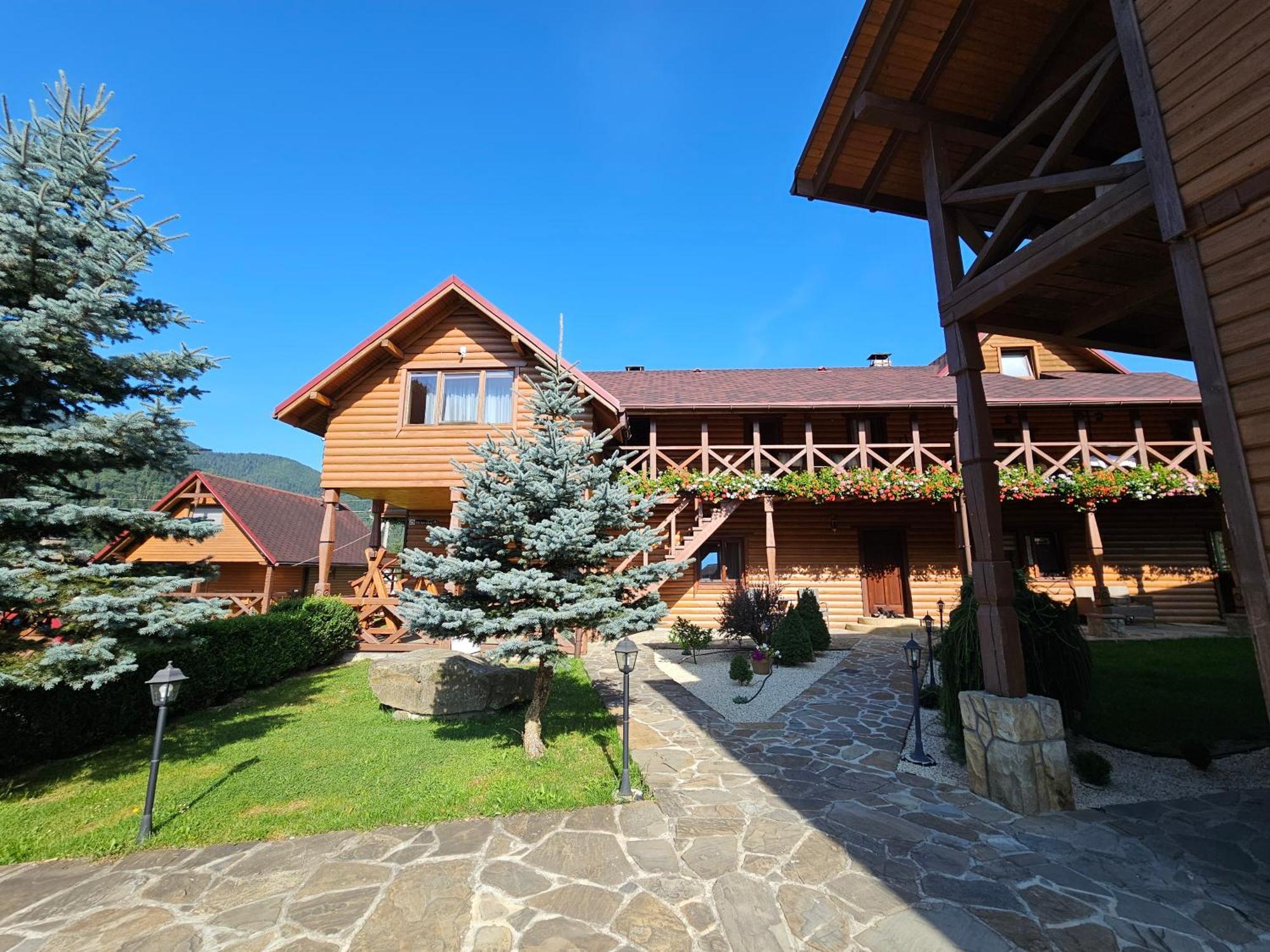 Guesthouse Kolo Druziv Татарив Екстериор снимка